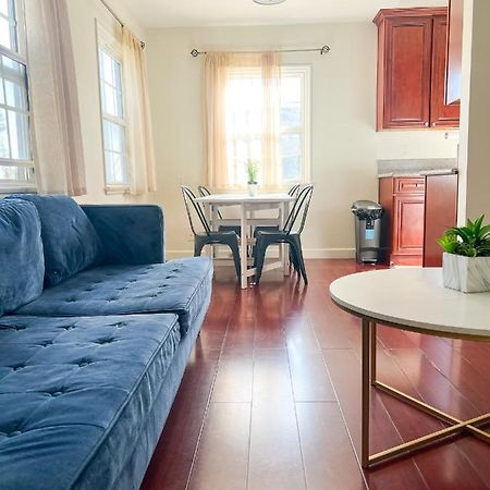 Charming Century City Condo ロサンゼルス エクステリア 写真