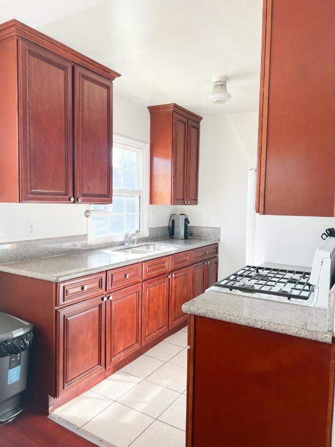 Charming Century City Condo ロサンゼルス エクステリア 写真